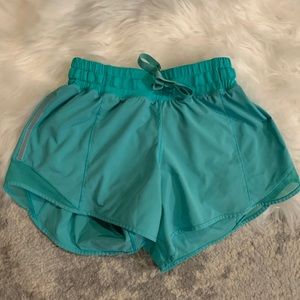 Lululemon Hotty Hot Shorts 4”